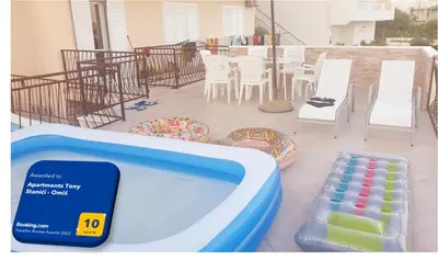 Bazen u objektu Seaview Family Apartment with Grand Terrace ili u blizini