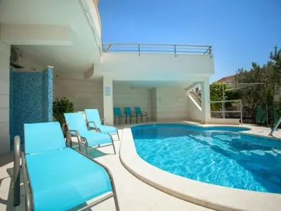 Bazen u objektu Apartments Relax Brela - Studio A4 ili u blizini