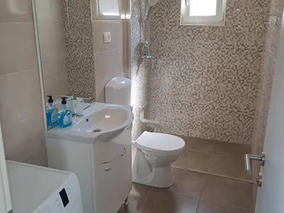 Kupaonica u objektu Nane Garden house with heat pool