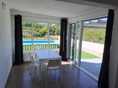 Bazen u objektu Nane Garden house with heat pool ili u blizini