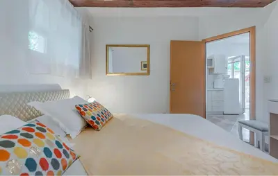 Krevet ili kreveti u jedinici u objektu 1 Bedroom Cozy Apartment In Bol