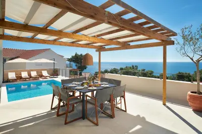 Bazen u objektu Villa Bianca Hvar by Tourist Adria Group ili u blizini
