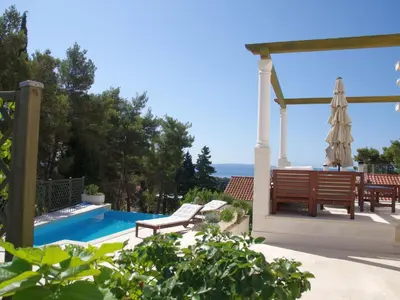 Bazen u objektu Holiday Home Schönes Ferienhaus mit privatem Pool by Interhome ili u blizini