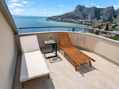 Tlocrt objekta Apartment Ferienappartement mit zwei Meerblick-Balkonen by Interhome