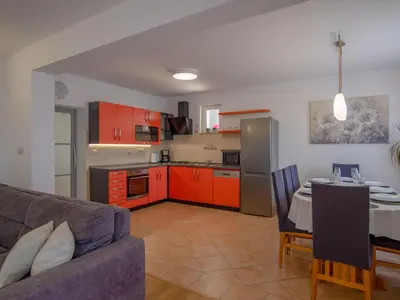 Kuhinja ili čajna kuhinja u objektu Holiday Home Villa Elin mit großem- privatem Pool in Seoca by Interhome