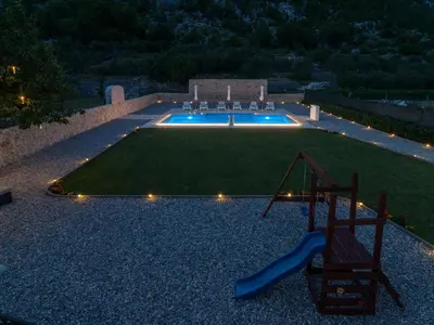 Bazen u objektu Holiday Home Villa Elin mit großem- privatem Pool in Seoca by Interhome ili u blizini