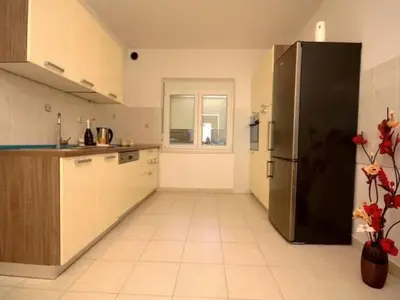 Kuhinja ili čajna kuhinja u objektu Apartment mit Terrasse und herrlichem Ausblick by Interhome