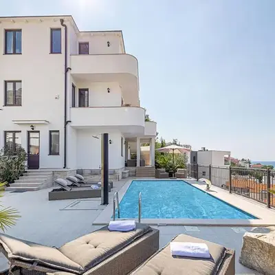 Amazing Home In Podstrana