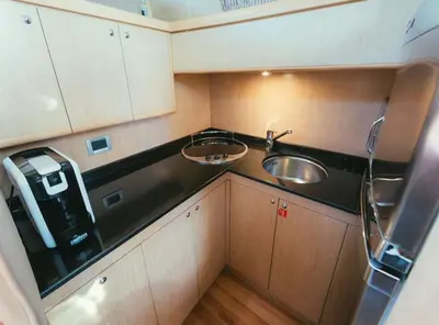 Kuhinja ili čajna kuhinja u objektu Ferretti 460