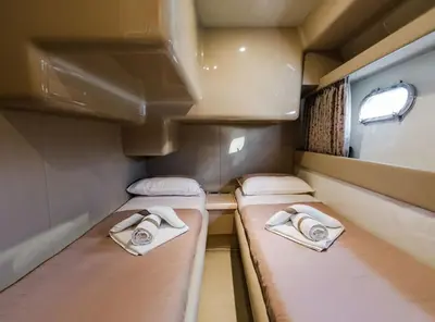 Krevet ili kreveti u jedinici u objektu Ferretti 460