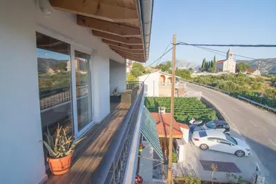 Pogled na planine ili pogled na planine iz apartmana