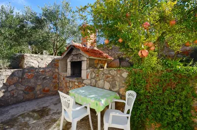 Vrt u objektu Apartments Jakov