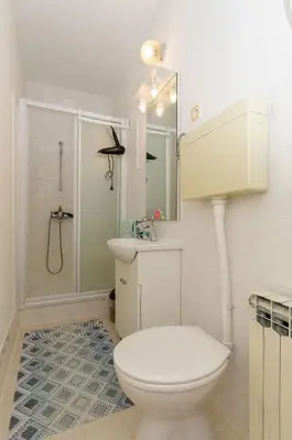 Kupaonica u objektu Apartments Jakov