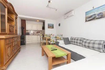 Kuhinja ili čajna kuhinja u objektu Apartments Kaja
