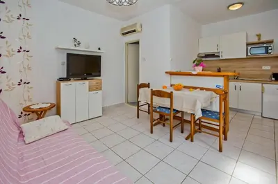 Kuhinja ili čajna kuhinja u objektu Apartments Jacky