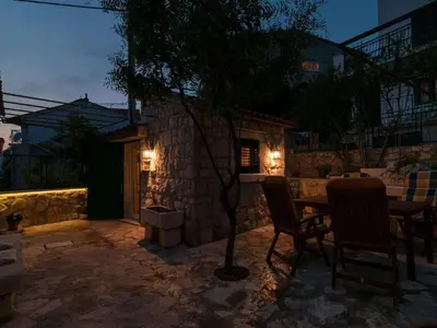 Popločani dio dvorišta ili vanjski dio objekta Apartment für drei Personen by Interhome