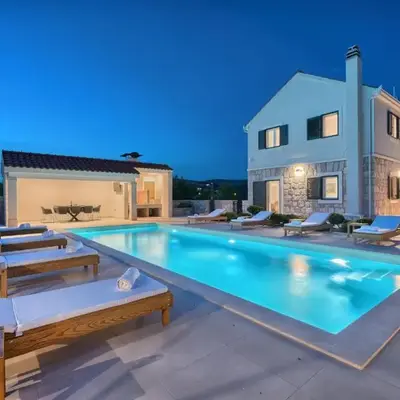 Holiday Home Ferienvilla Lovorika by Interhome
