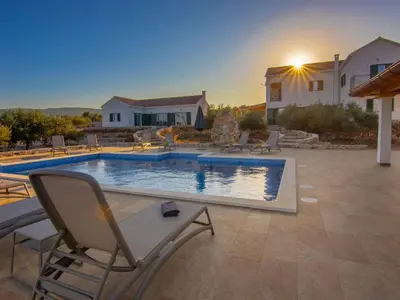 Bazen u objektu Holiday Home in Pučišća mit Privatem Pool by Interhome ili u blizini
