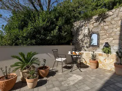 Vrt u objektu Holiday Home Villa inmitten der Natur in ruhiger Lage by Interhome