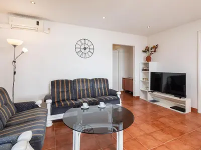 TV i/ili zabavni centar u objektu Holiday Home Mirabilis - Privates Strandhaus by Interhome