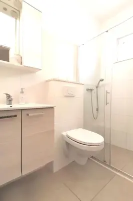 Kupaonica u objektu Apartment Weiße Idylle auf dem blauen Meer by Interhome