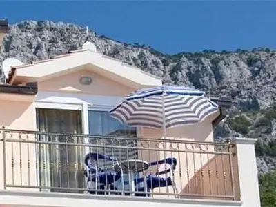 Pogled na planine ili pogled na planine iz apartmana