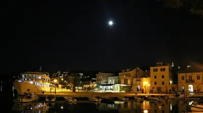 Tlocrt objekta Romantic Getaway Near the Harbor