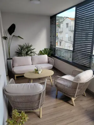 Tlocrt objekta Elegant 2-Bedroom with Cosy Lounge Balcony