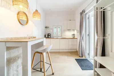 Kuhinja ili čajna kuhinja u objektu Luke Family Villa Supetar