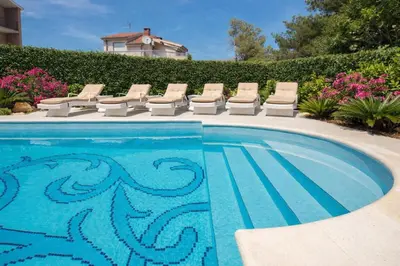 Bazen u objektu VILLA de LUXE ili u blizini