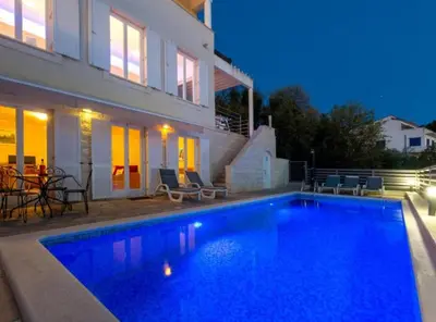 Bazen u objektu Spacious Villa Radevenjić with Outdoor Pool ili u blizini