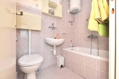 Kupaonica u objektu Studio apartment in town center