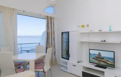 TV i/ili zabavni centar u objektu 1 Bedroom Awesome Apartment In Brela