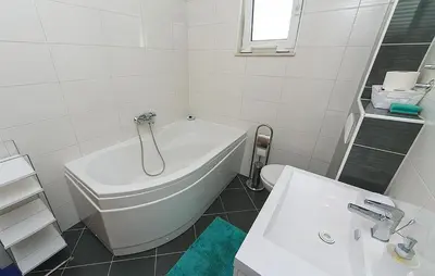 Kupaonica u objektu Lovely Apartment In Brela With Wifi