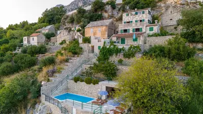 Bazen u objektu Brela Seaview Apartment with Swimming Pool & Parking ili u blizini