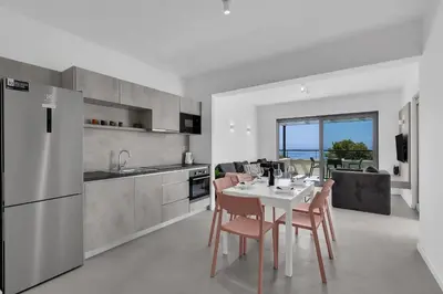 Kuhinja ili čajna kuhinja u objektu Beachfront Apartment Sea - Residence Srzić