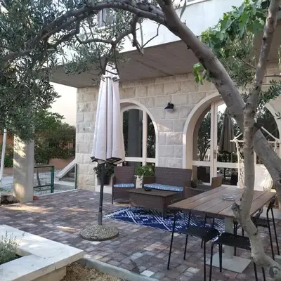 Holiday Home with free parking by the beach