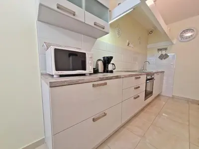 Kuhinja ili čajna kuhinja u objektu Beach Apartment Ivana