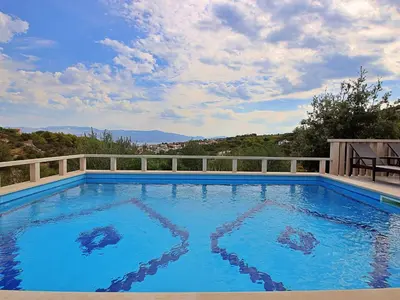 Bazen u objektu Holiday Home Villa Tonka by Interhome ili u blizini