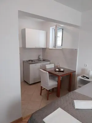 Kuhinja ili čajna kuhinja u objektu Apartments Rose Loboja
