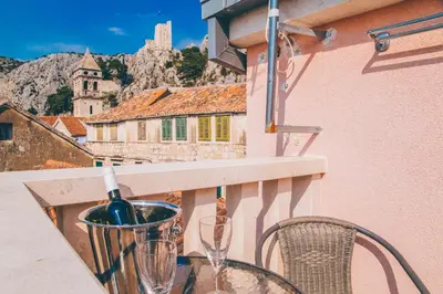 Pogled na planine ili pogled na planine iz apartmana