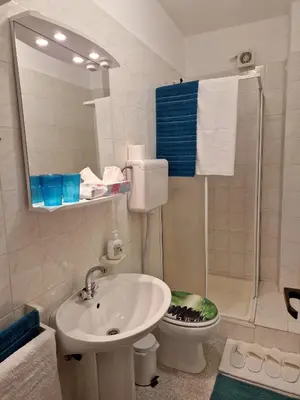 Kupaonica u objektu Apartments by the sea Omis - 771