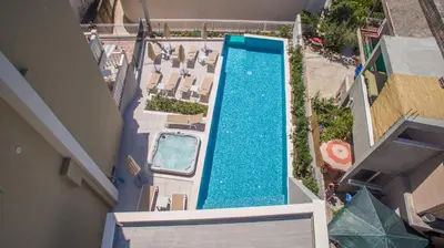 Bazen u objektu Villa Mandalinic ili u blizini