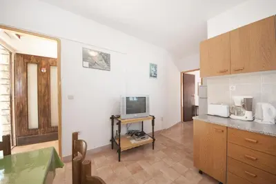 Kuhinja ili čajna kuhinja u objektu Apartments Mira