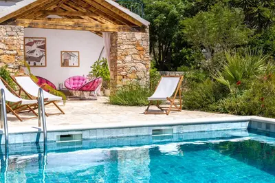 Bazen u objektu Mai's Cottage ili u blizini