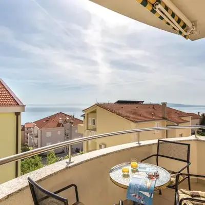 Apartment Makarska With Sea View 02