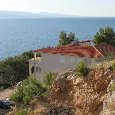 Apartments by the sea Brela
