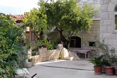 Vrt u objektu Apartments by the sea Sumartin, Brac - 5615