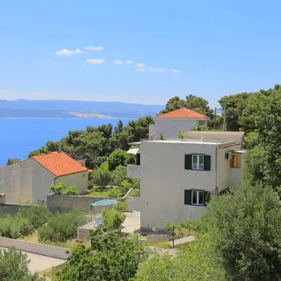 Apartments with parking space Marusici