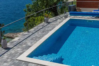 Bazen u objektu Family-friendly apartments with swimming pool Zavode, Omis - 1021 ili u blizini